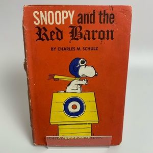 🌹5/$25 Special🌹 Snoopy and The Red Baron vintage book second printing 1967